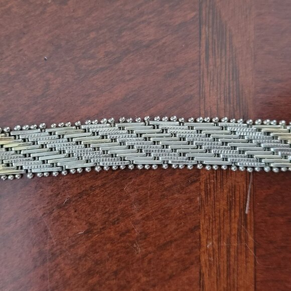 Vintage Sarah Coventr Quartz Womens Watch With Silver & Gold-Tone Metal Bracelet - Picture 4 of 5